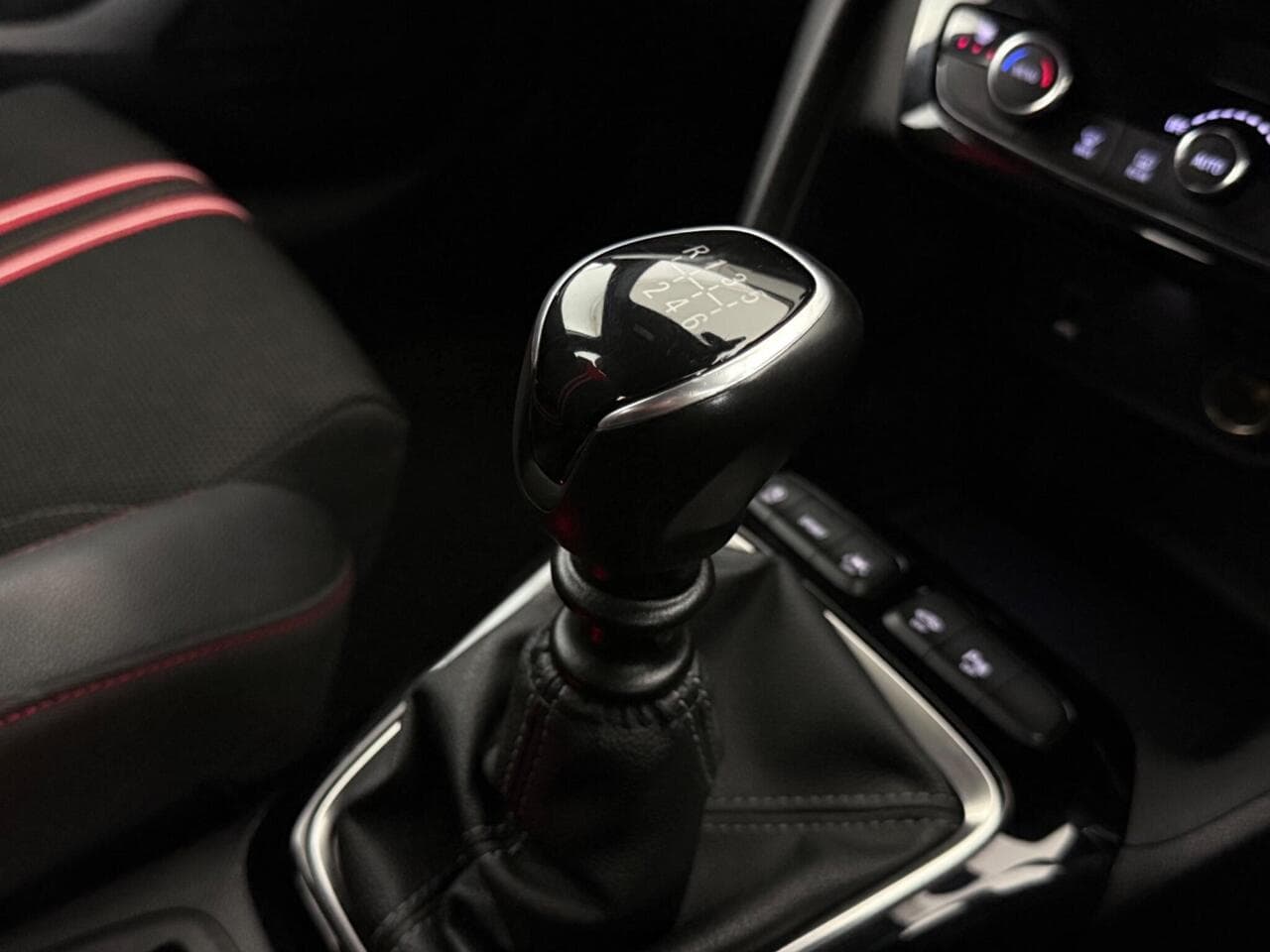 Vauxhall Corsa thumbnail Interior Front