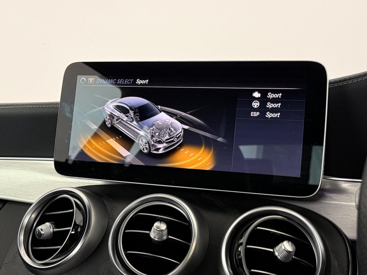 Mercedes-Benz C Class thumbnail Infotainment System