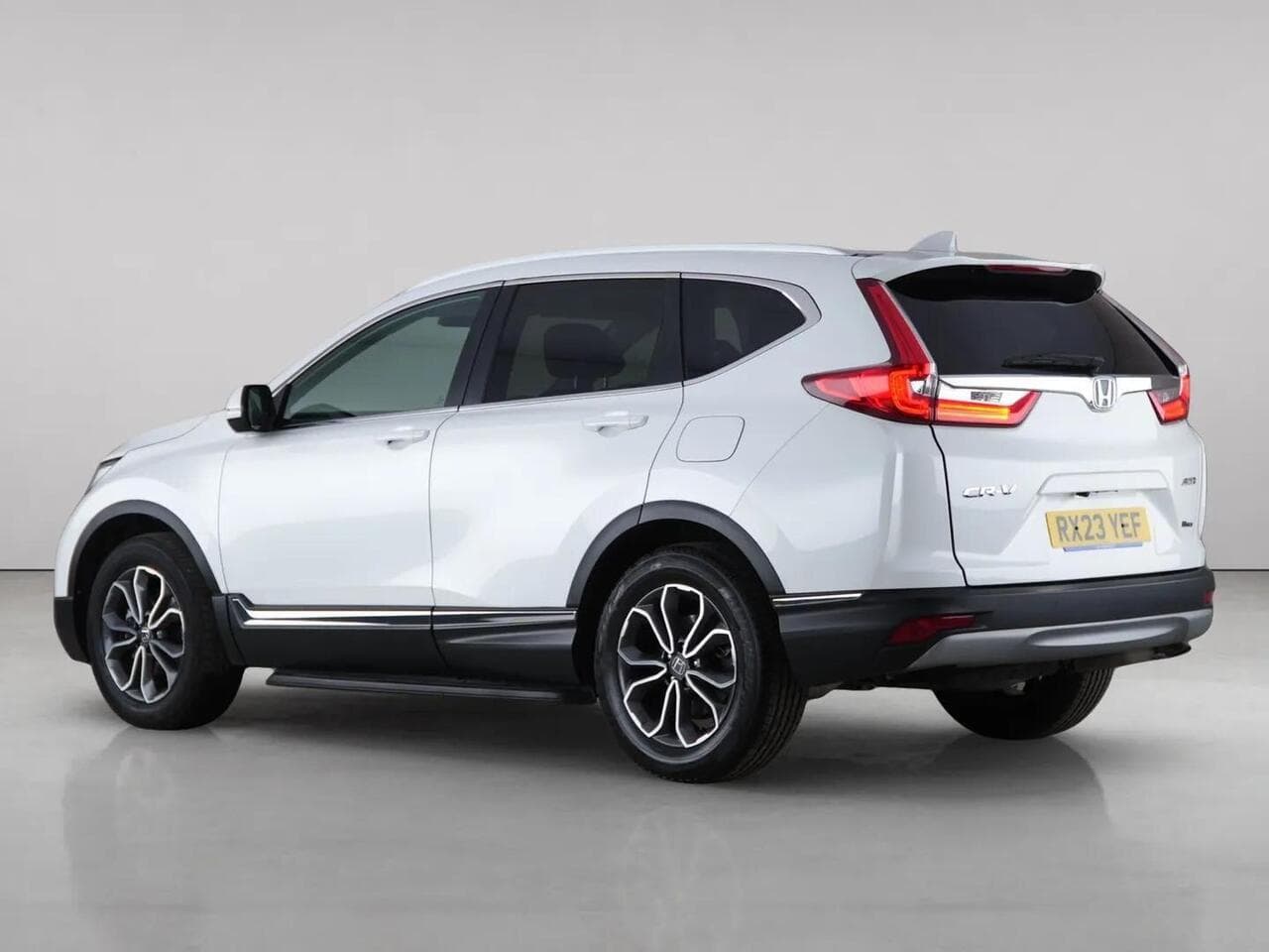 Honda CR-V thumbnail Rear Left