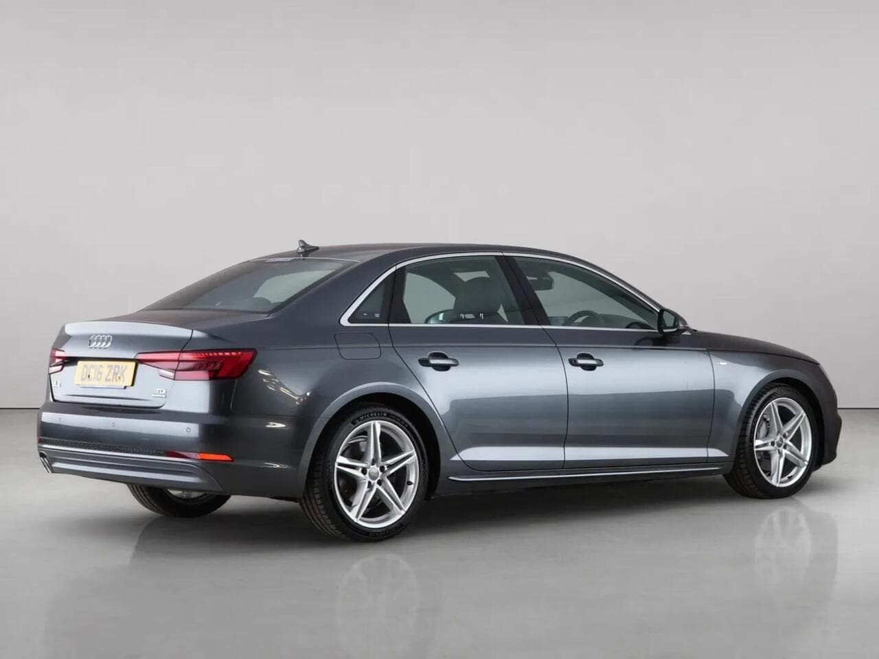Audi A4 thumbnail Rear Right