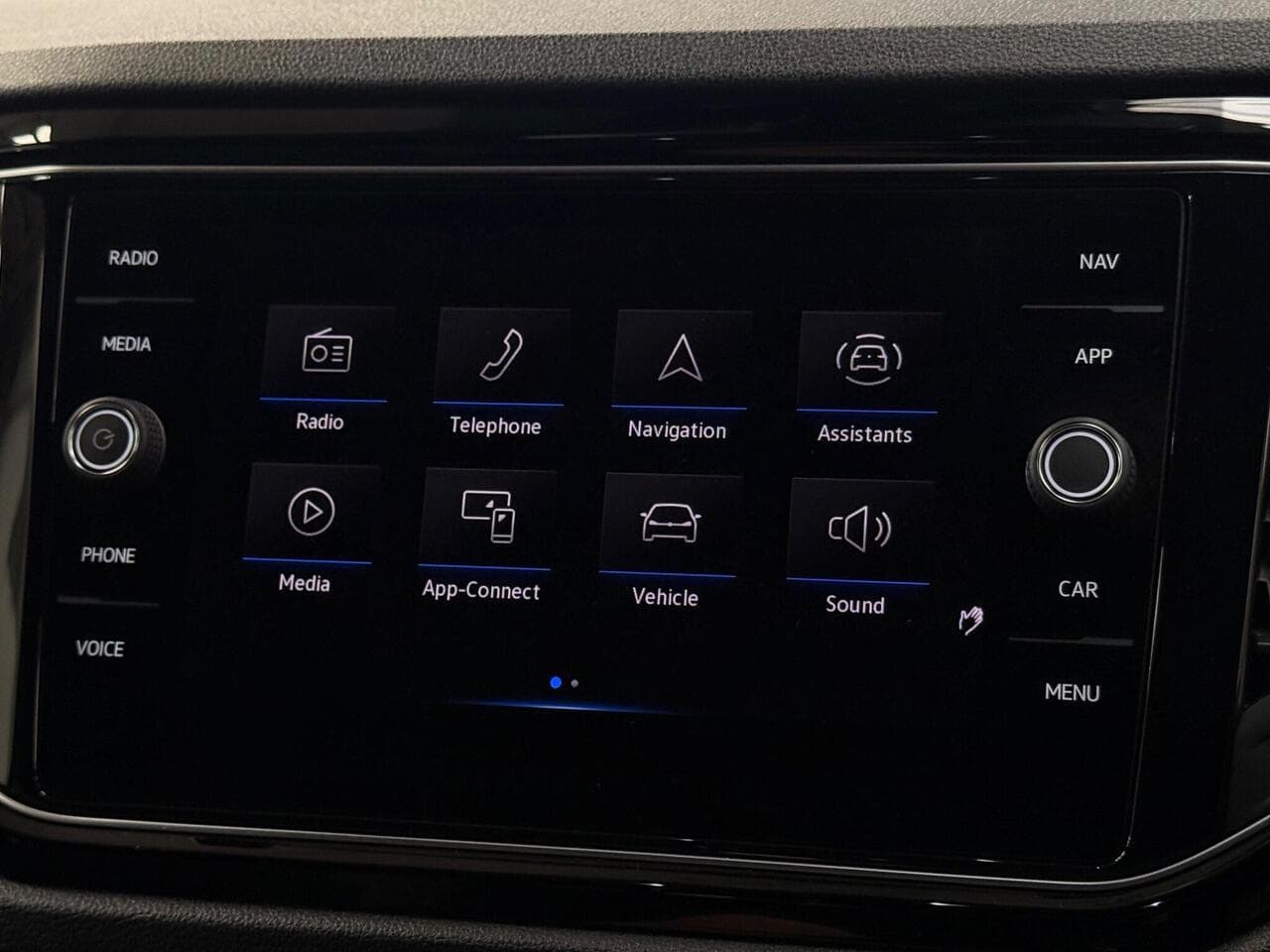 Volkswagen T-Roc thumbnail Infotainment System