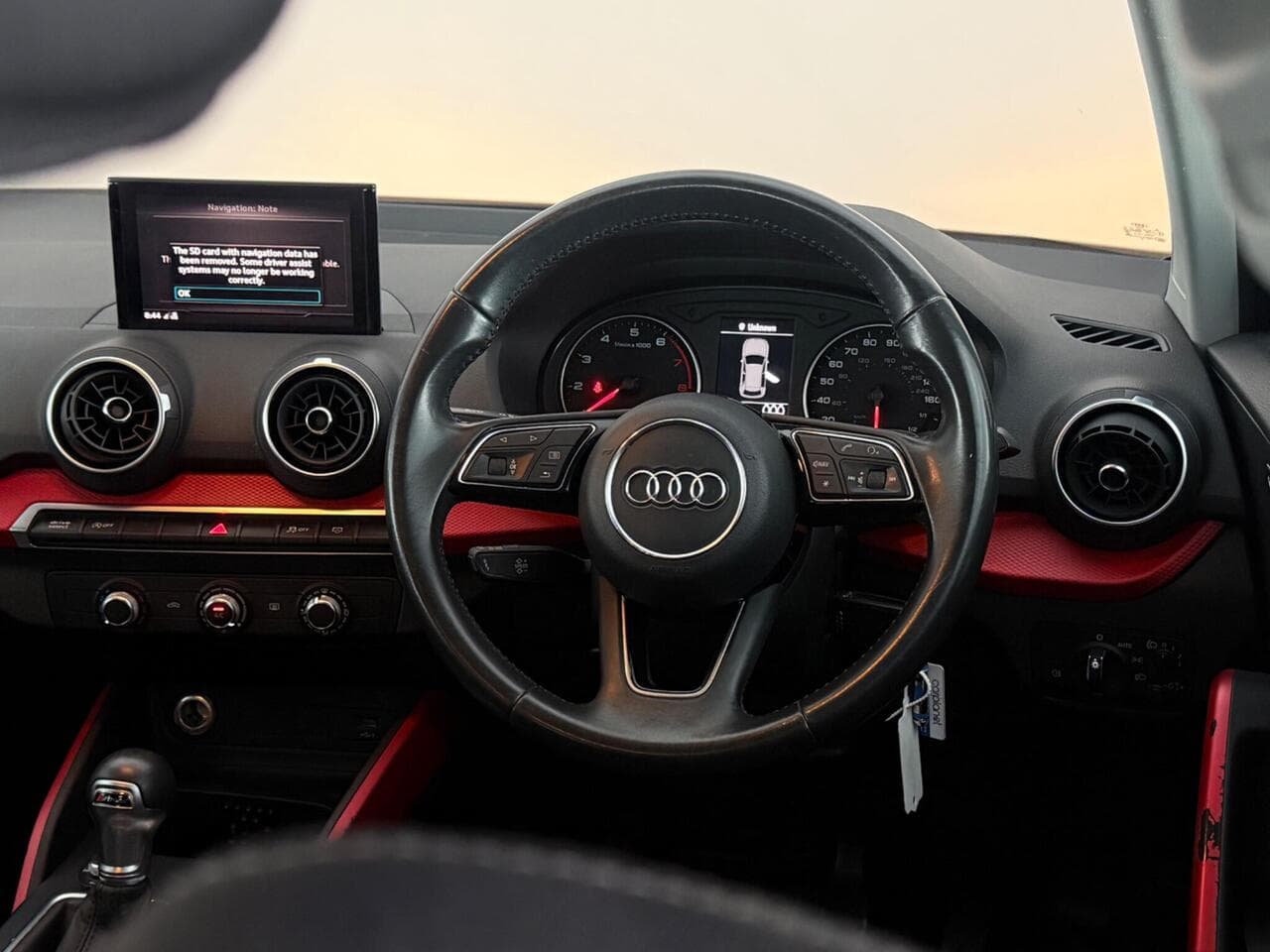Audi Q2 thumbnail Interior Front