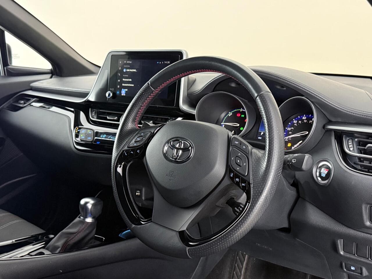 Toyota C-HR thumbnail Steering Wheel