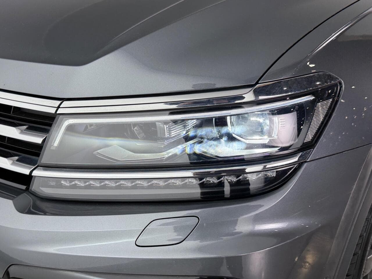 Volkswagen Tiguan Allspace thumbnail Lights Front