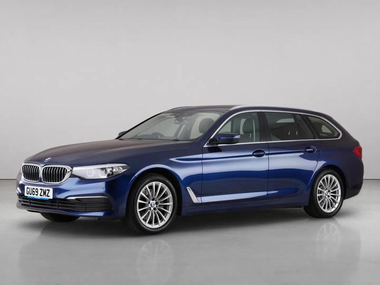 BMW 5 Series thumbnail Front Left