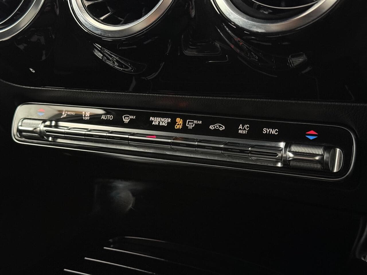 Mercedes-Benz A Class thumbnail Misc Controls