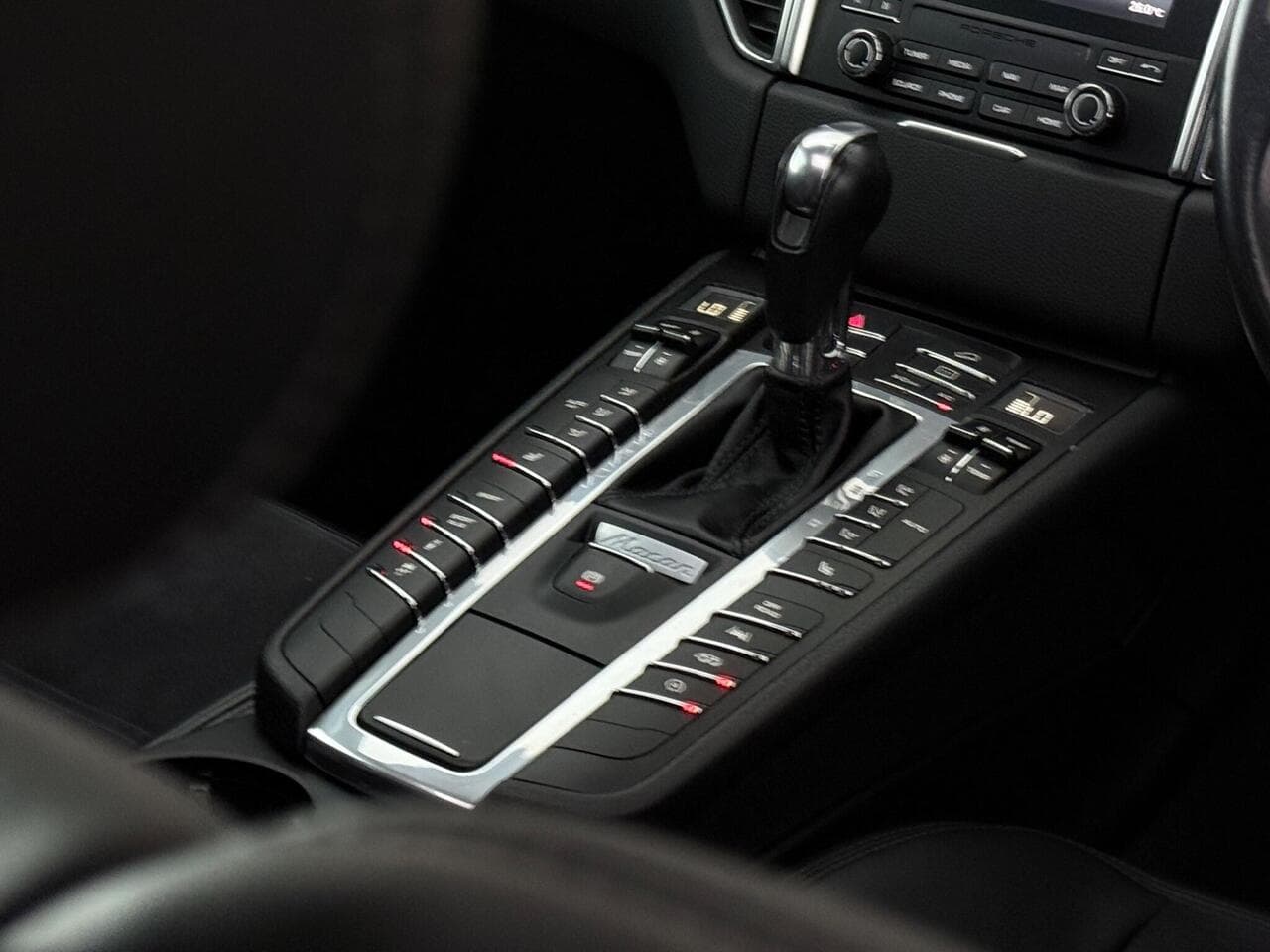Porsche Macan thumbnail Interior Front