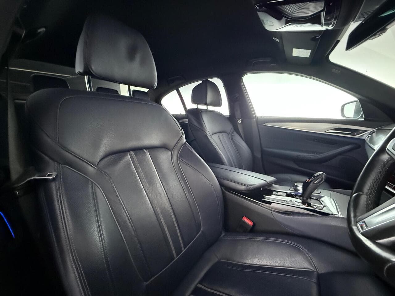BMW 5 Series thumbnail Seat Driver