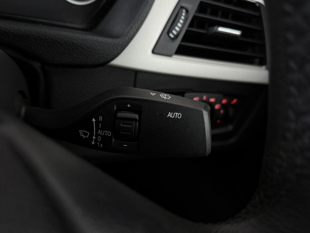 BMW 3 Series thumbnail Misc Controls