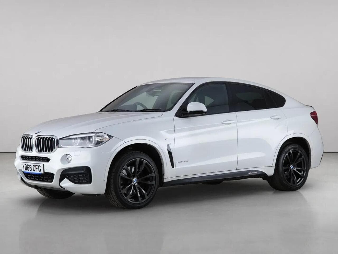BMW X6 thumbnail Front Left