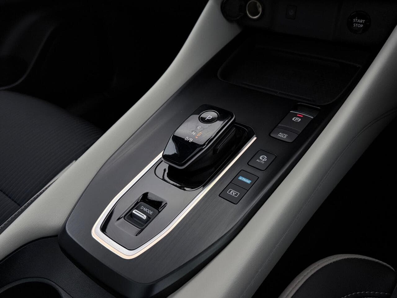 Nissan Qashqai thumbnail Interior Front