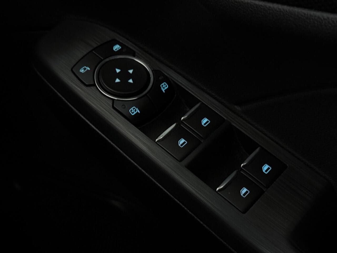 Ford Kuga thumbnail Misc Controls
