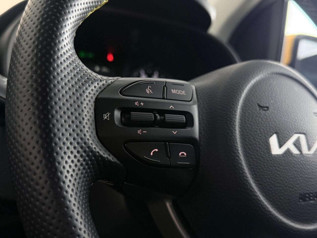 Kia Picanto thumbnail Misc Controls
