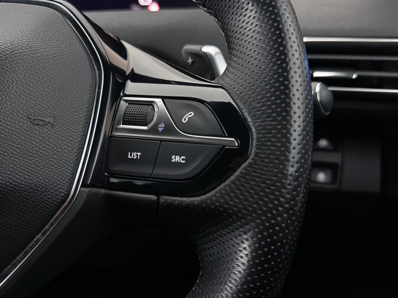 Peugeot 5008 thumbnail Misc Controls