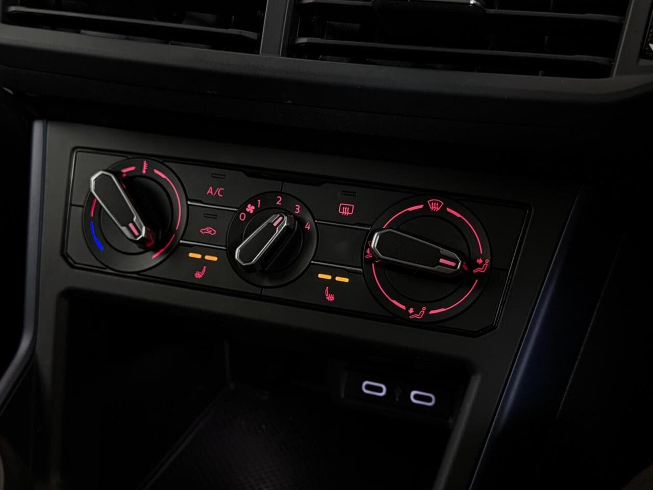 Volkswagen Polo thumbnail Misc Controls