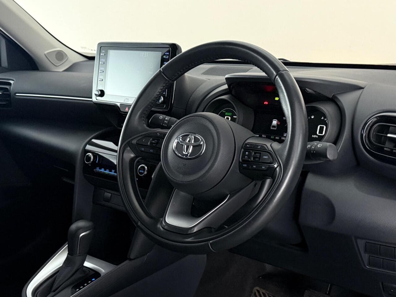 Toyota Yaris Cross thumbnail Steering Wheel