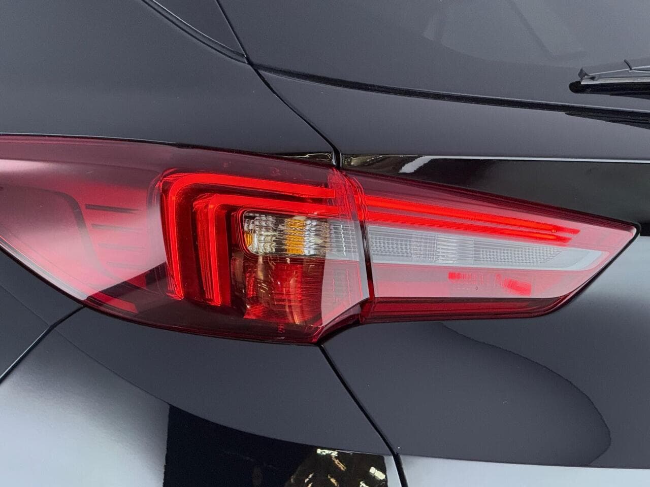 Vauxhall Grandland thumbnail Lights Rear