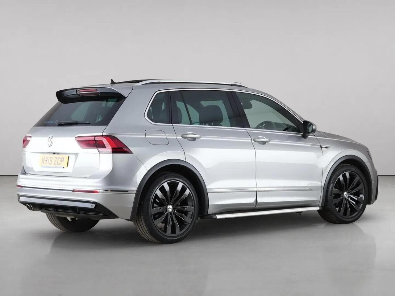 Volkswagen Tiguan thumbnail Rear Right