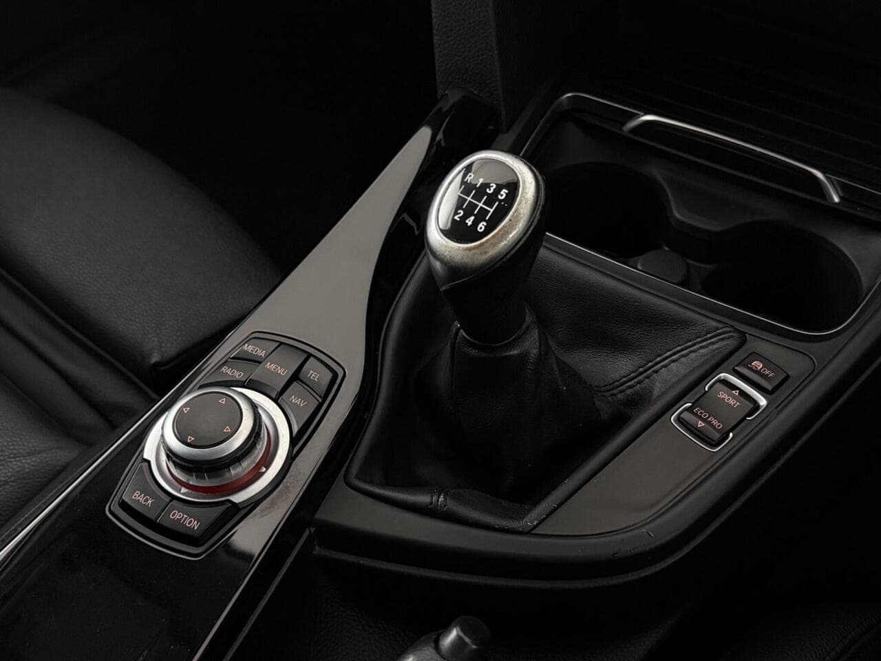 BMW 3 Series thumbnail Interior Front