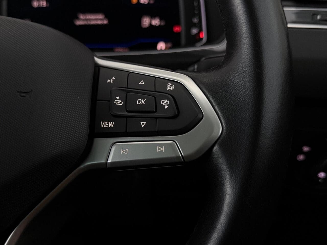 Volkswagen Tiguan thumbnail Misc Controls