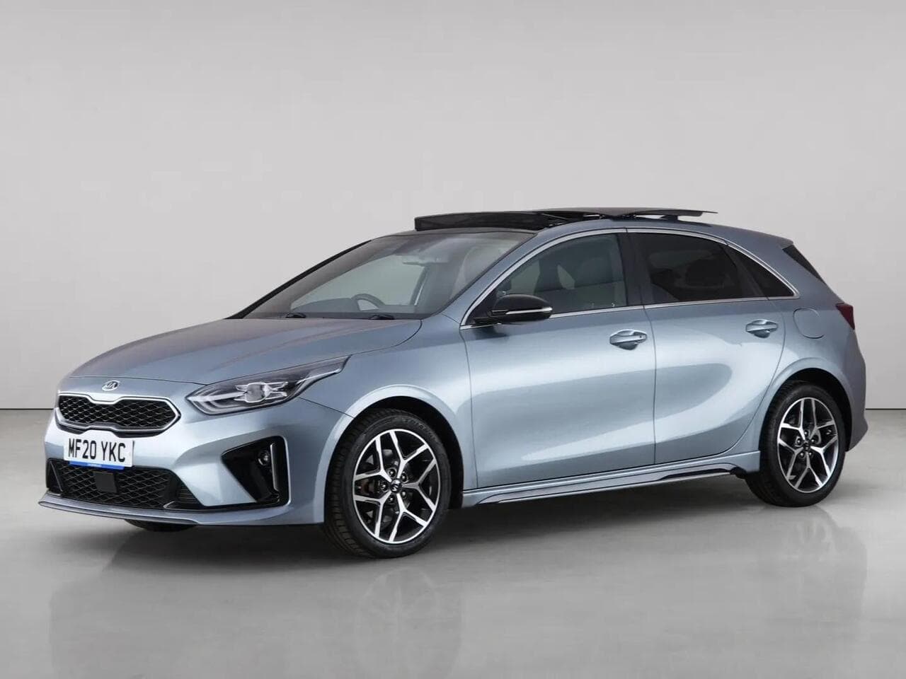 Kia Ceed thumbnail Front Left