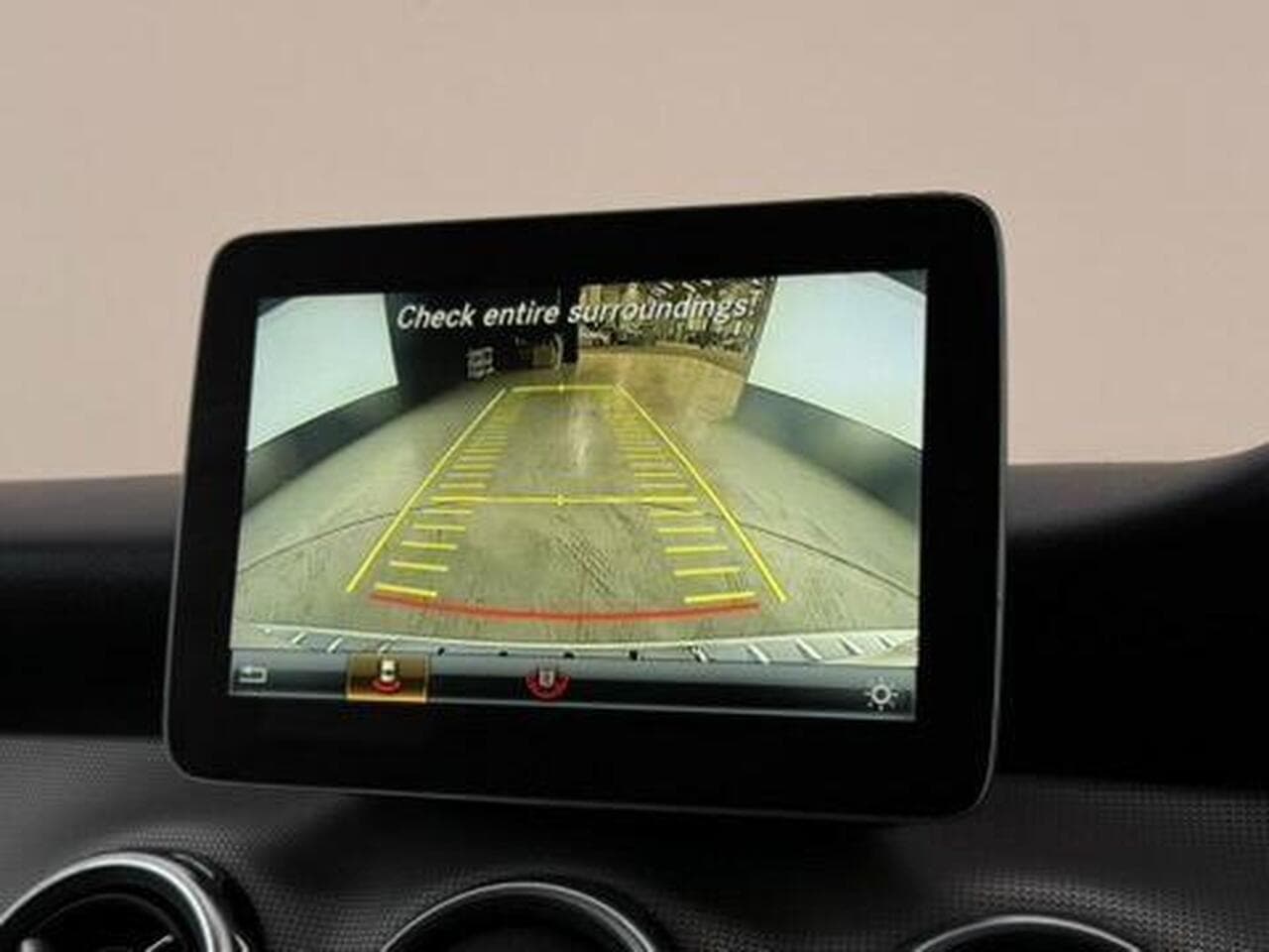 Mercedes-Benz GLA thumbnail Infotainment System