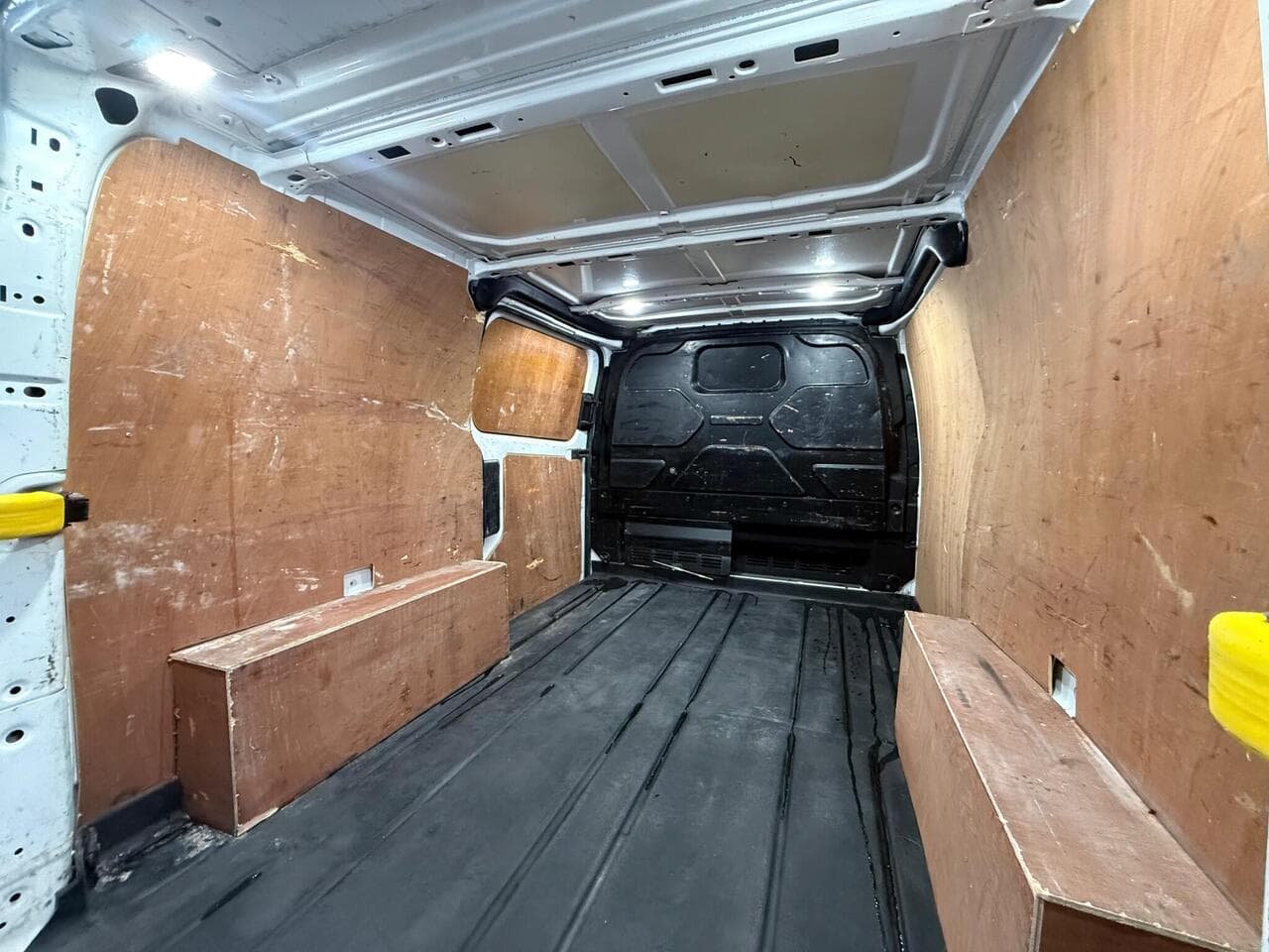 Ford Transit Custom thumbnail Cargo Space