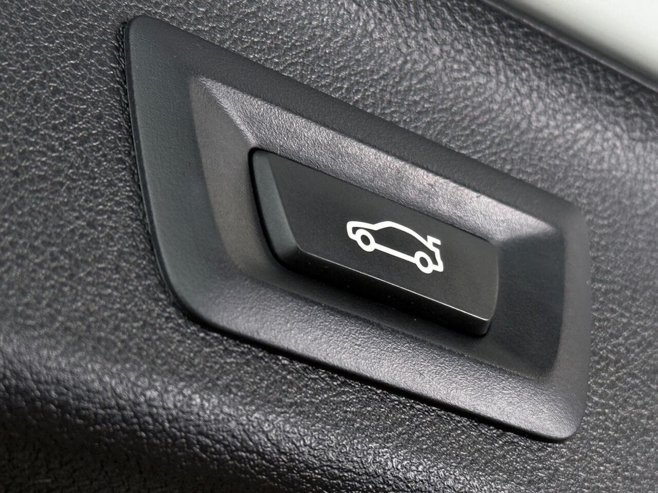BMW 5 Series thumbnail Misc Controls