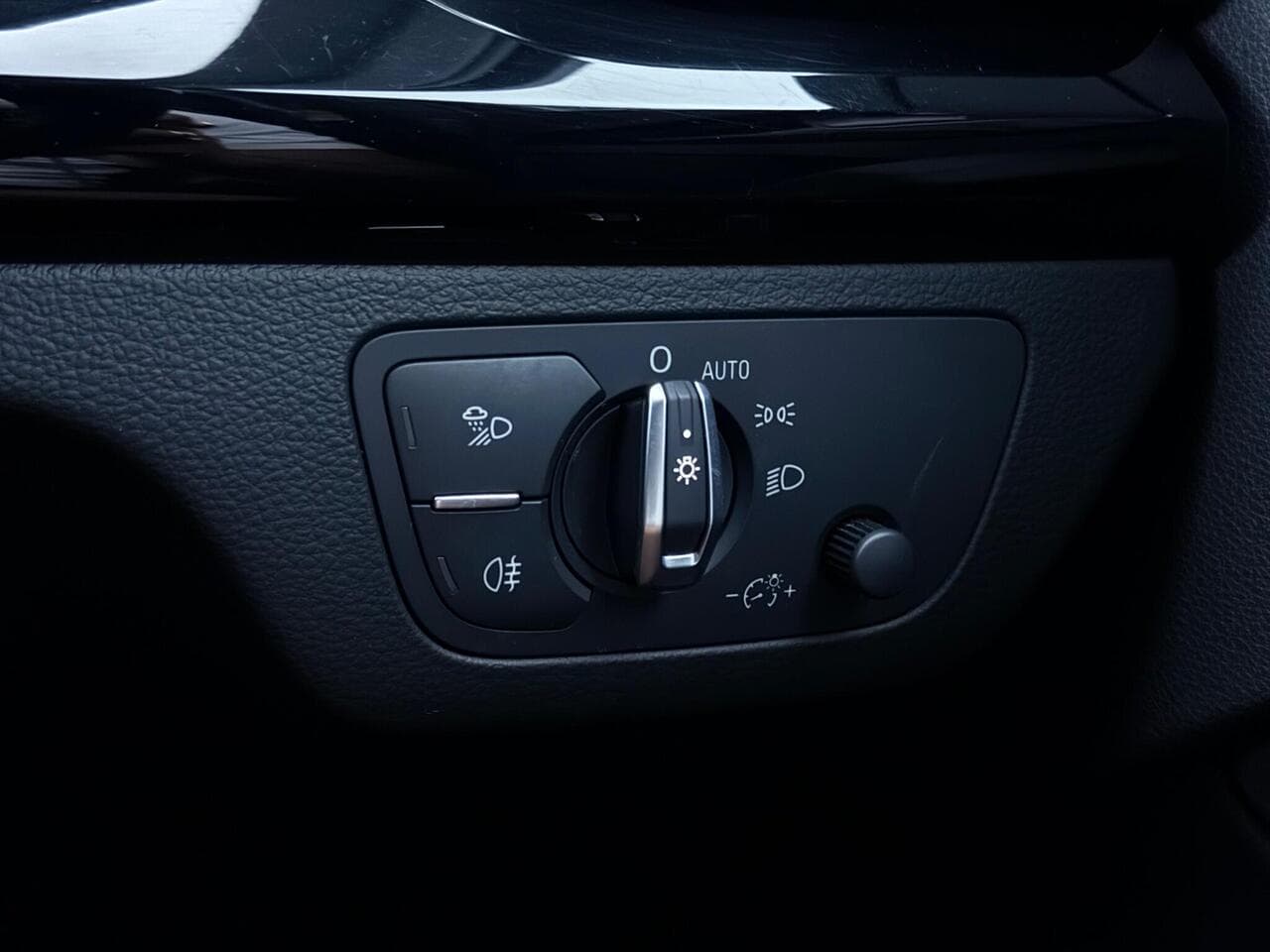 Audi Q5 thumbnail Misc Controls