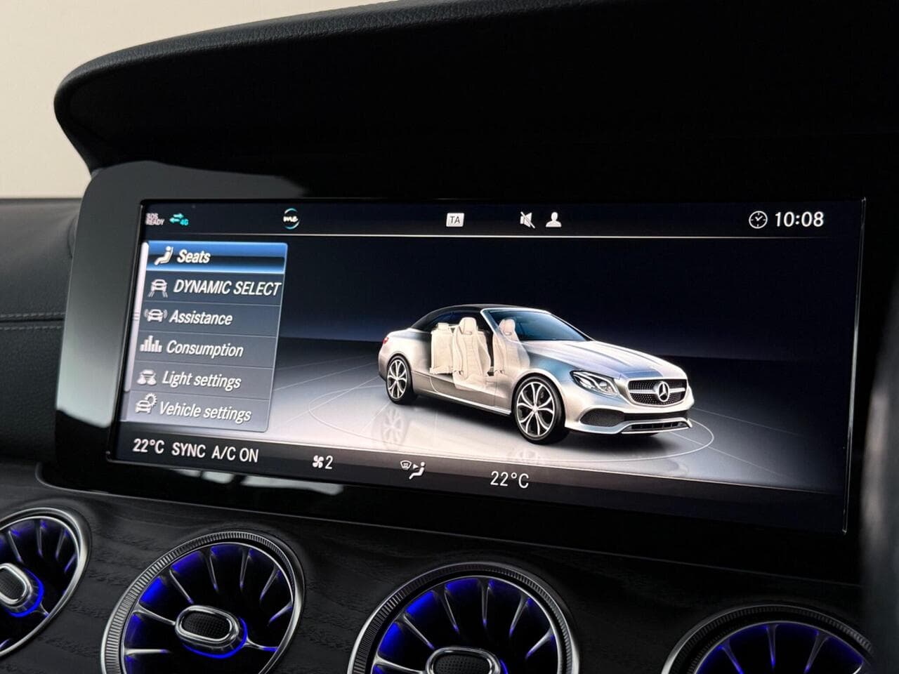 Mercedes-Benz E Class thumbnail Infotainment System