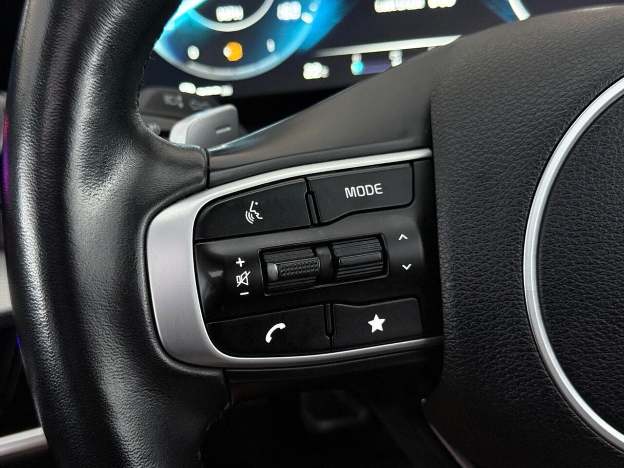 Kia Sportage thumbnail Misc Controls