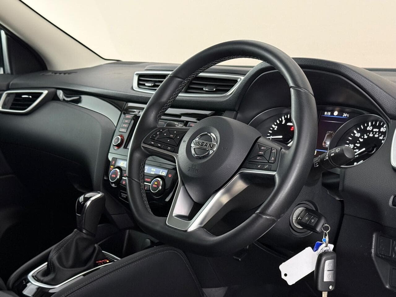 Nissan Qashqai thumbnail Steering Wheel