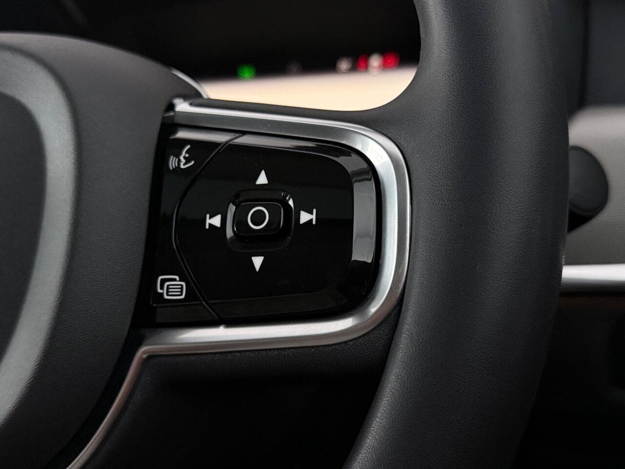 Volvo S90 thumbnail Misc Controls