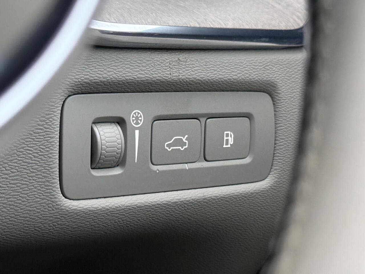 Volvo XC60 thumbnail Misc Controls