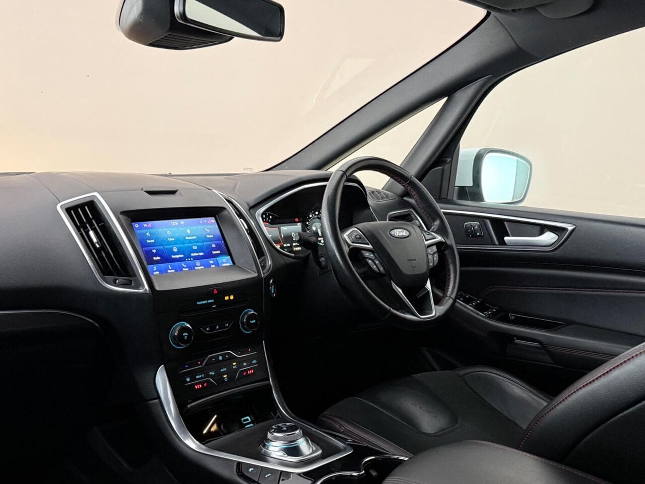 Ford S-Max thumbnail Interior Front