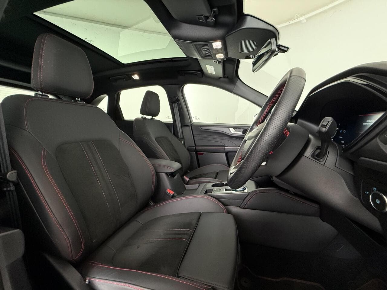 Ford Kuga thumbnail Seat Driver