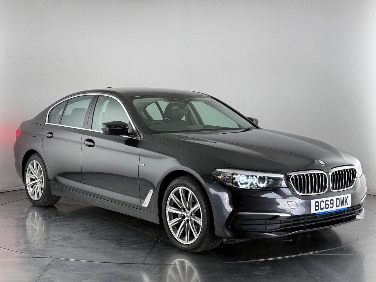 BMW 5 Series - BMW 5 Series 2.0 520d MHT SE Auto Euro 6 (s/s) 4dr