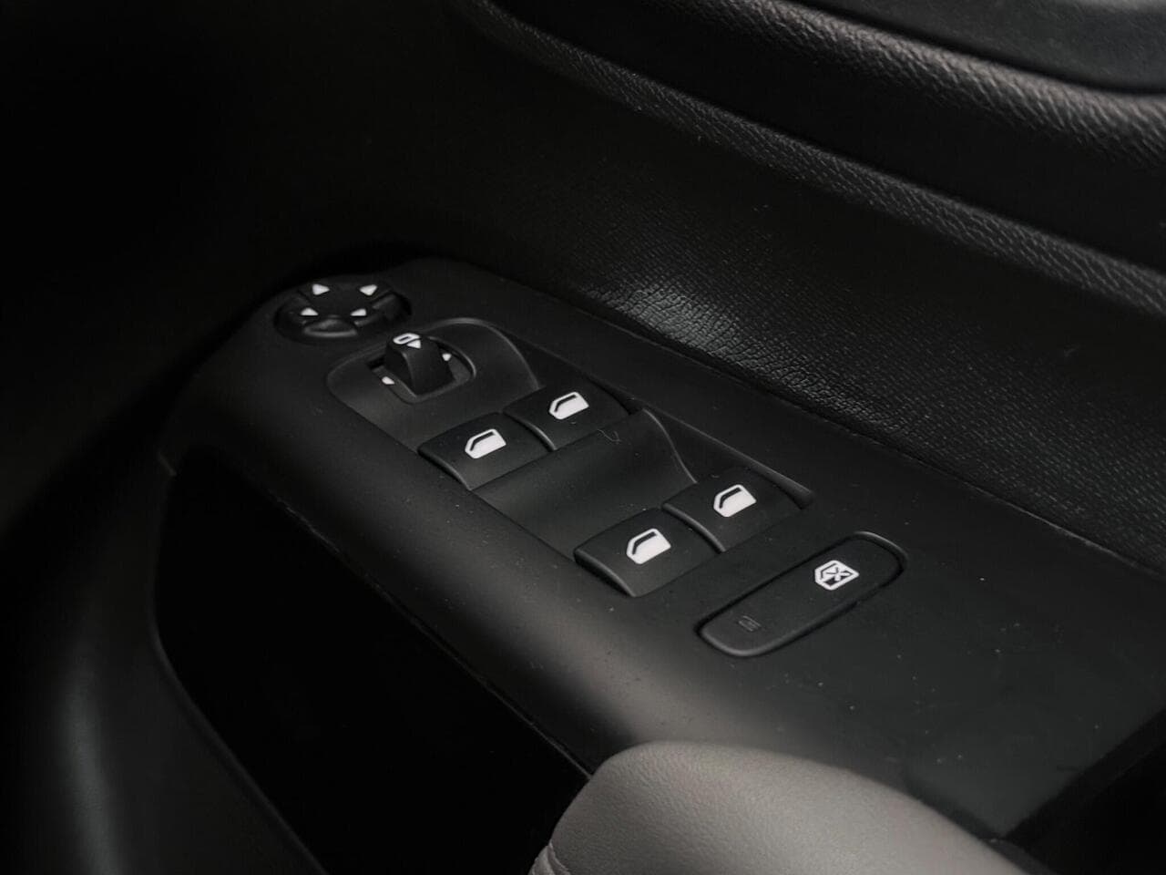 Citroen C5 Aircross thumbnail Misc Controls