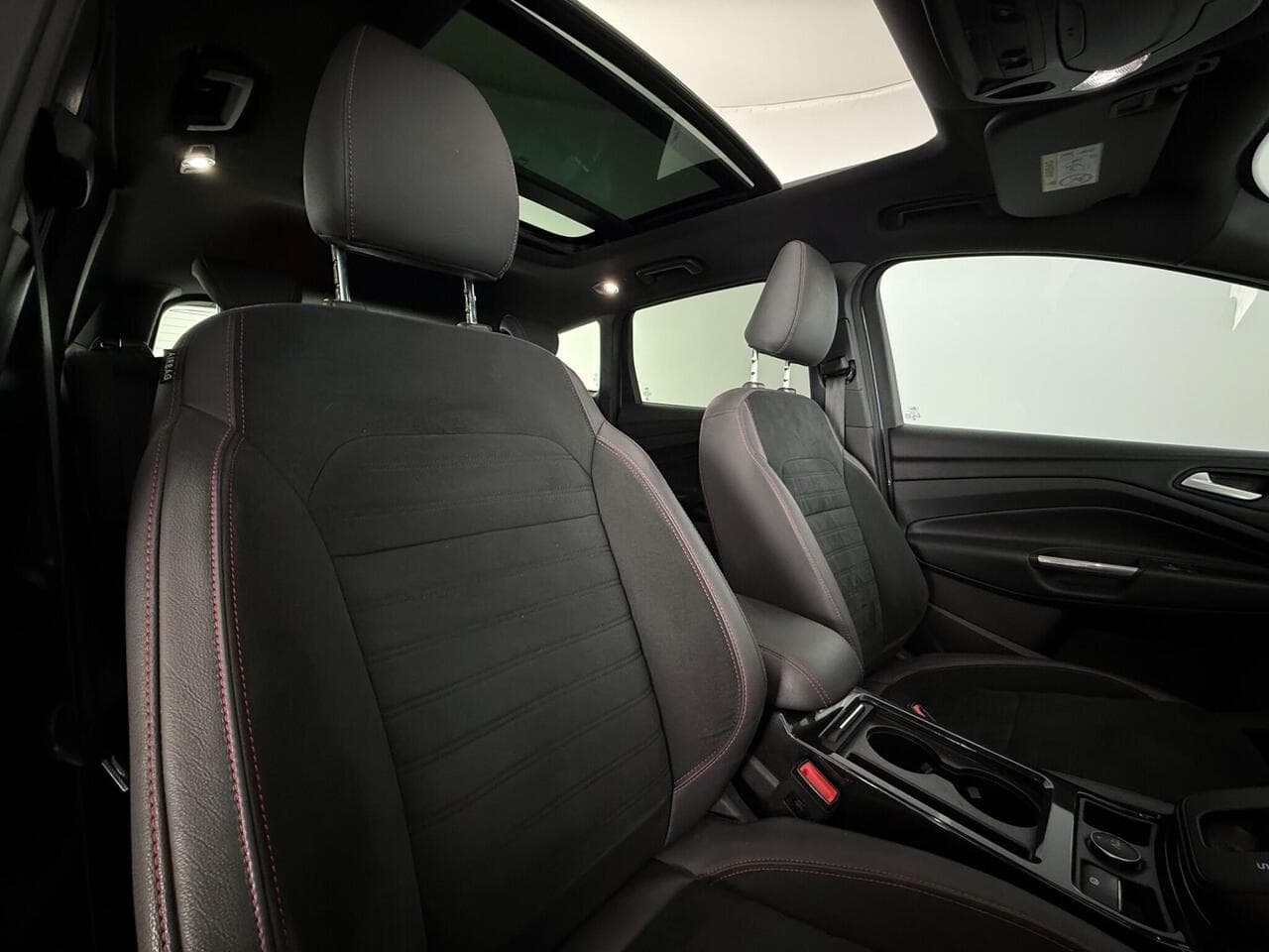 Ford Kuga thumbnail Seat Driver
