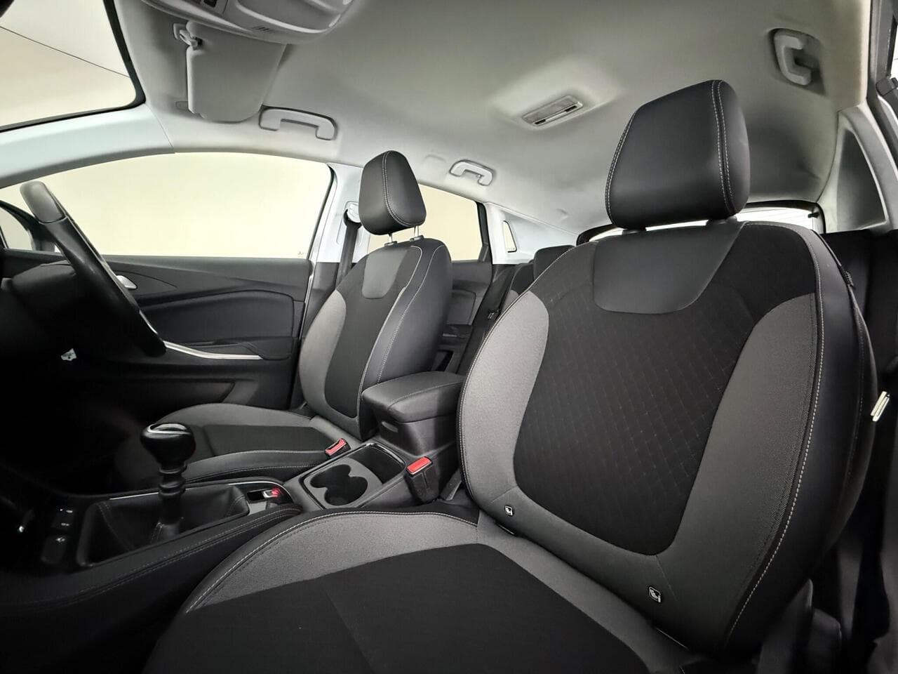 Vauxhall Grandland thumbnail Seat Front Passenger