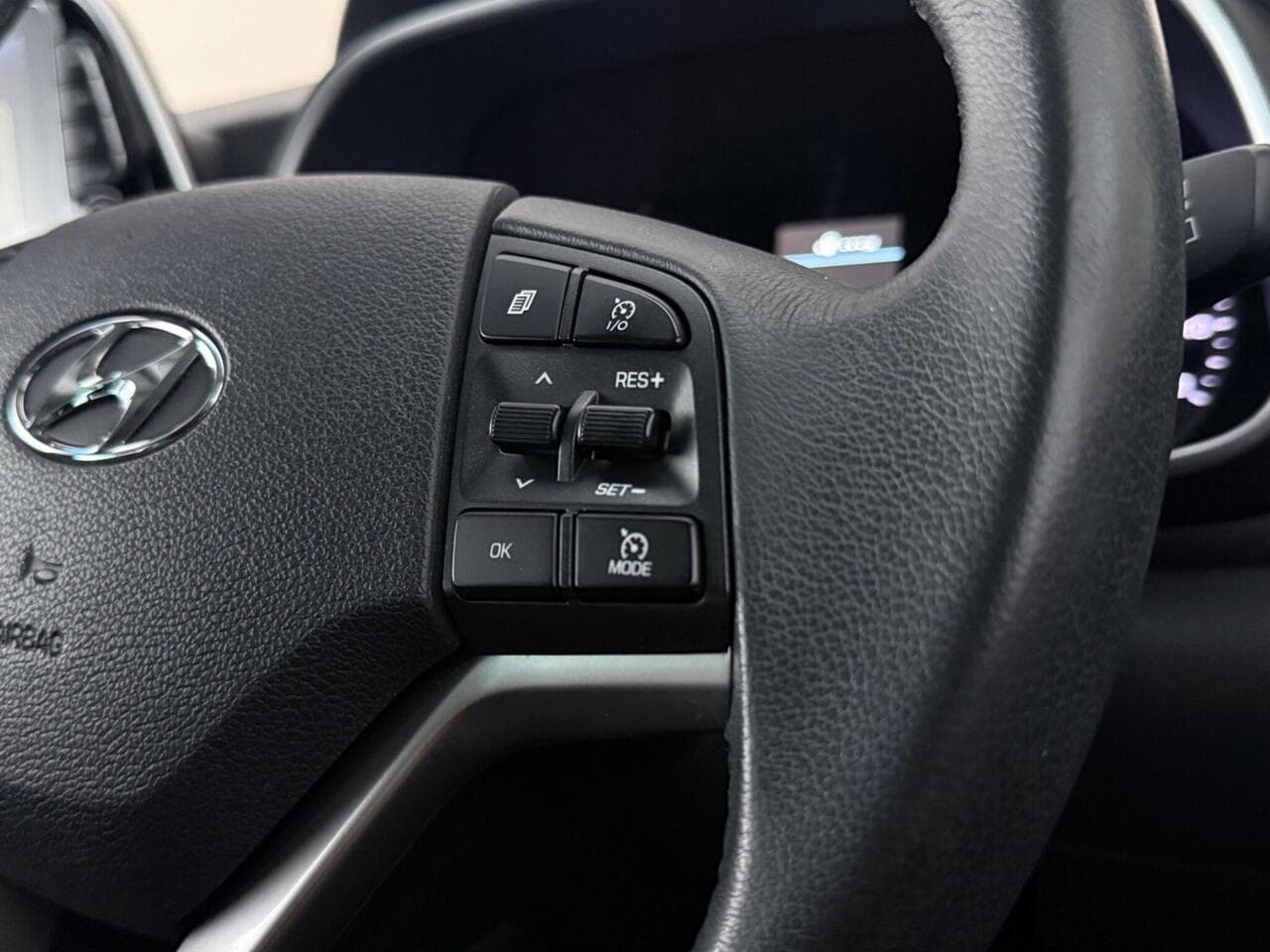 Hyundai TUCSON thumbnail Misc Controls