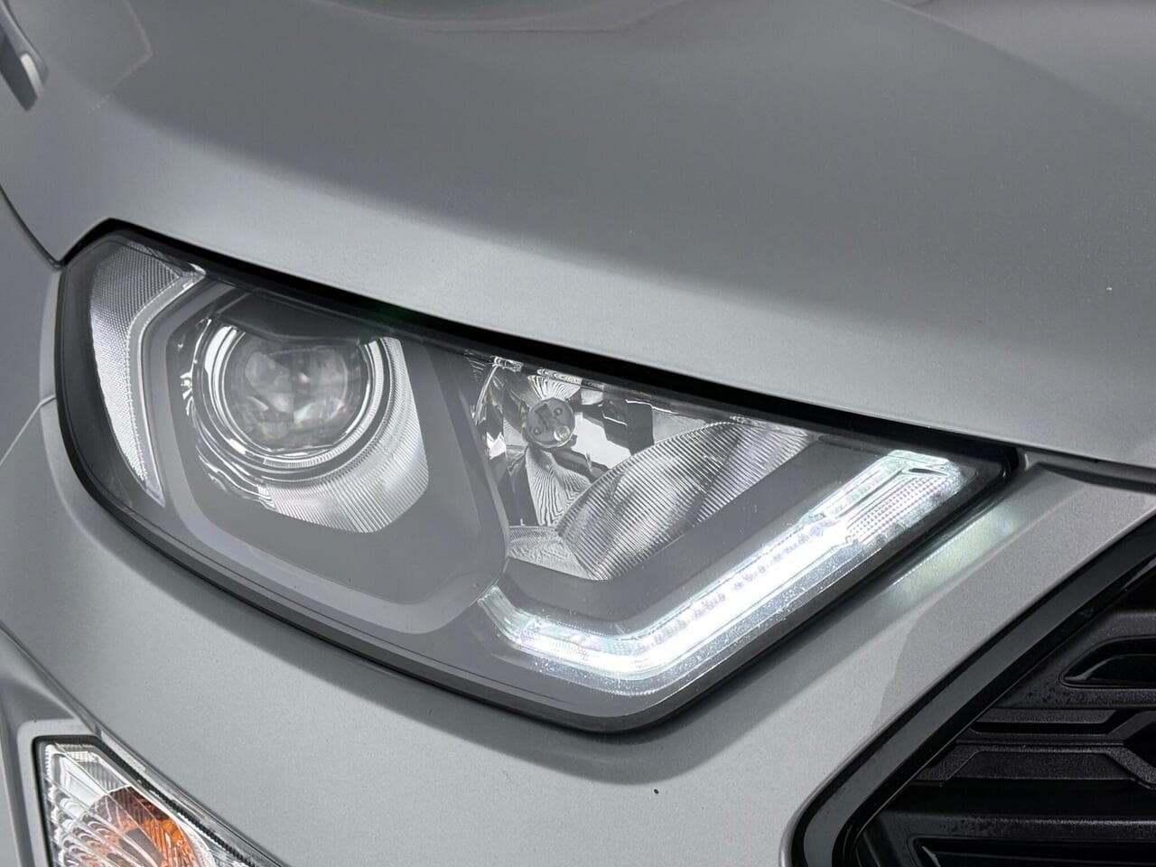 Ford EcoSport thumbnail Lights Front