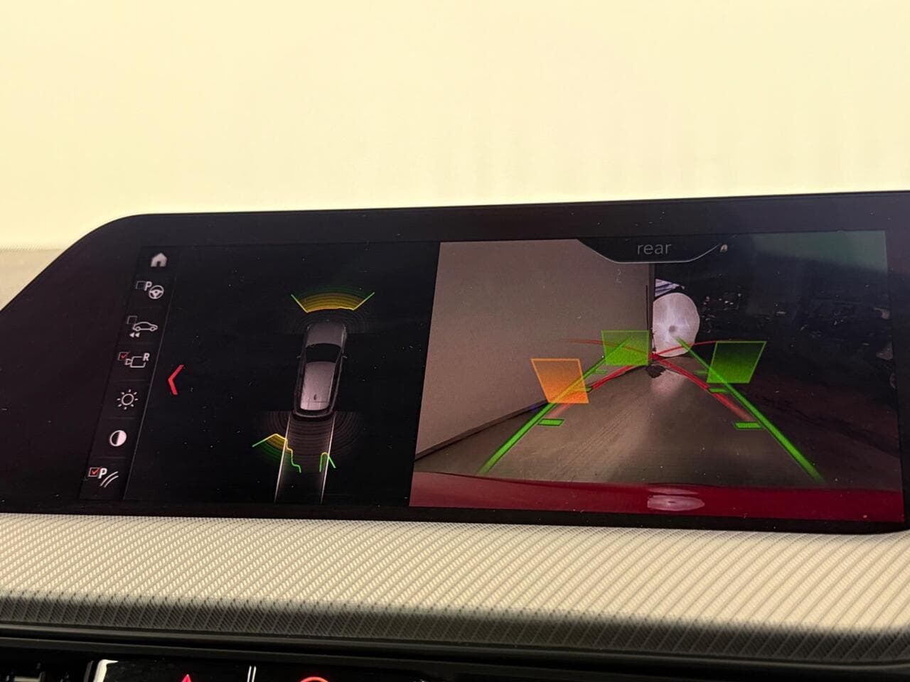 BMW 1 Series thumbnail Infotainment System