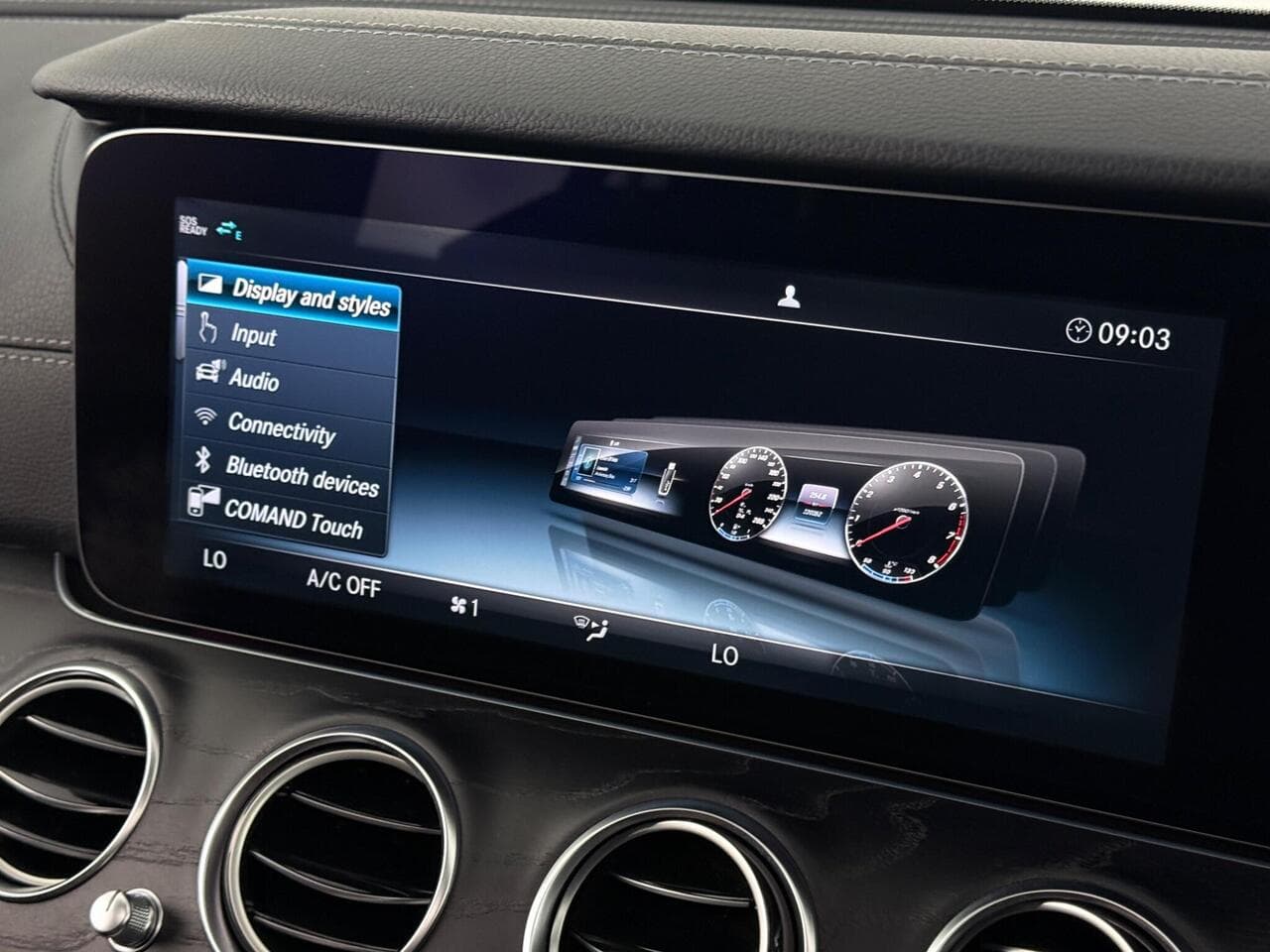 Mercedes-Benz E Class thumbnail Infotainment System