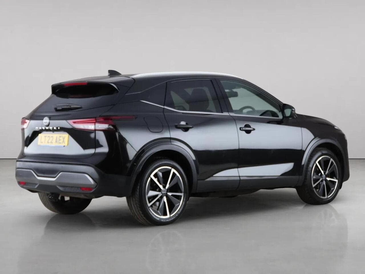 Nissan Qashqai thumbnail Rear Right