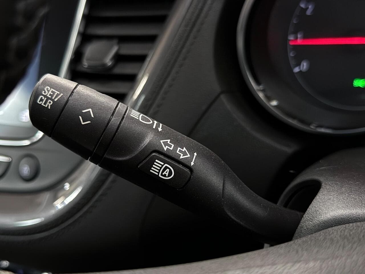 Vauxhall Grandland X thumbnail Misc Controls