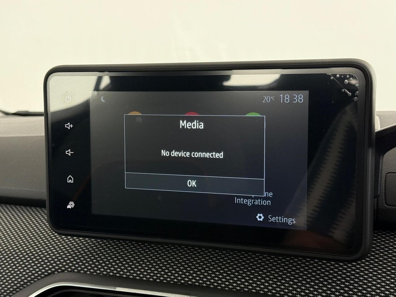 Dacia Sandero Stepway thumbnail Infotainment System