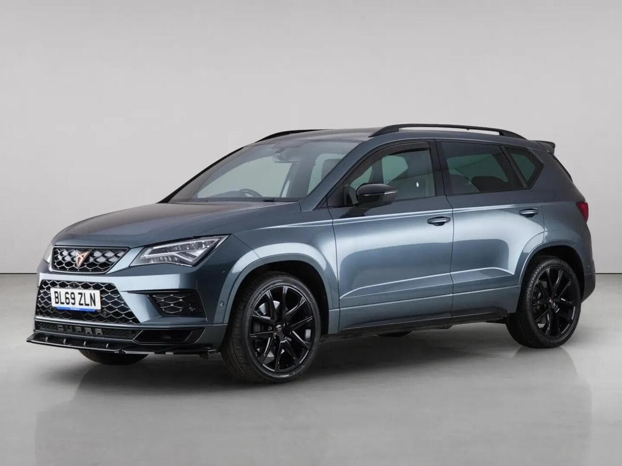 SEAT CUPRA Ateca thumbnail Front Left