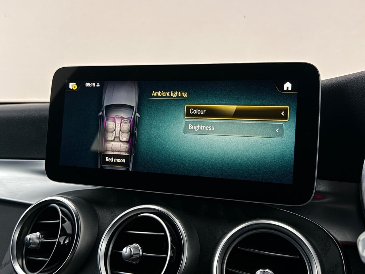Mercedes-Benz GLC thumbnail Infotainment System