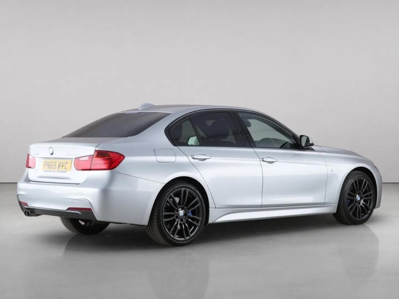 BMW 3 Series thumbnail Rear Right